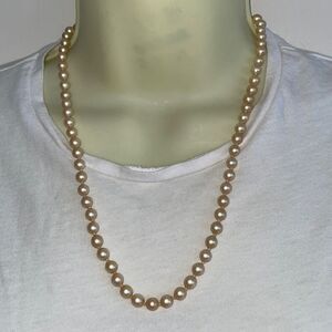 Vintage mid century creamy pearl necklace